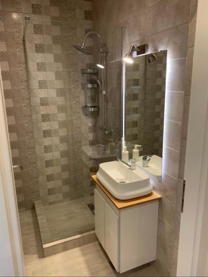 Retreat Luxury Apartment Near Presidential Palace Bukarest Exteriör bild